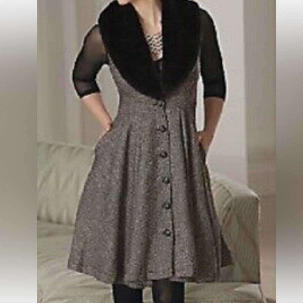 Size 6 Monroe and Main brown sleeveless fit and flare faux fur trim coat dress